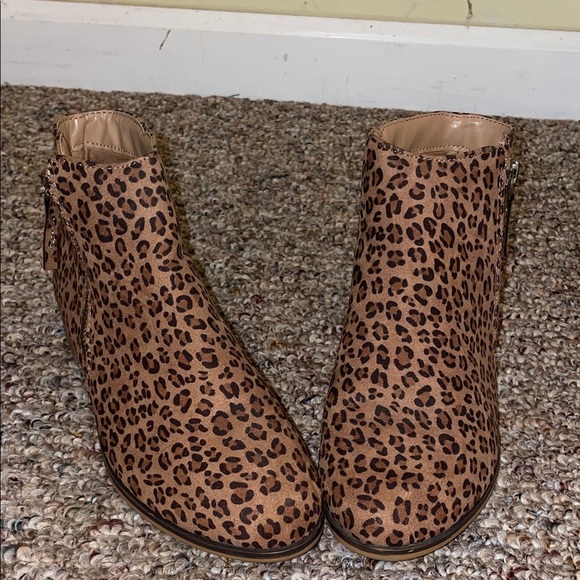 Womens Cat & Jack Leopard Print Ankle Booties - Picture 3 of 5